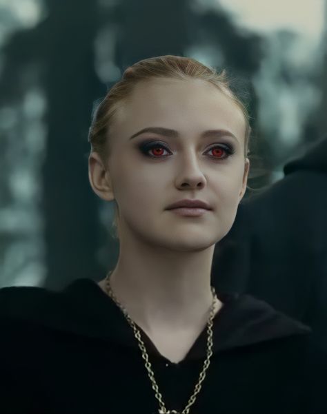 Jane Volturi Makeup, Volturi Makeup, Volturi Costume, Twilight Jane Volturi, Jane Volturi Aesthetic, Twighlight Vampire, Jane Twilight, Volturi Twilight, Jane Volturi