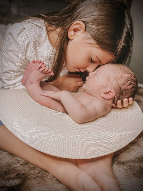 Western Sibling Pictures, Rodeo Newborn Pictures, Newborn Photography Western, Western Newborn Family Pictures, Cowboy Newborn Pictures, Western Newborn Photography, Western Newborn Pictures, Brother Portraits, Newborn Sibling Pictures