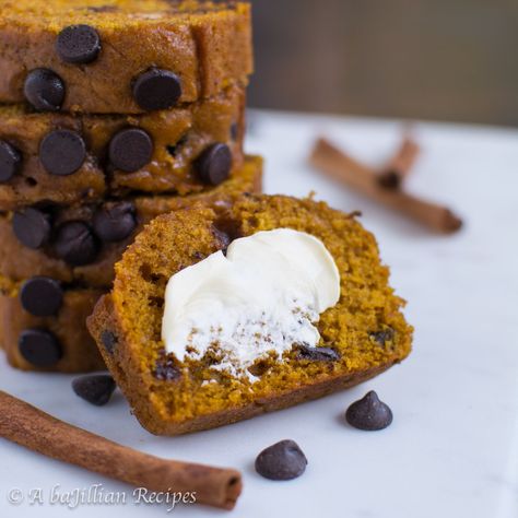 Incredibly moist and flavorful pumpkin bread loaded with chocolate chips! Great Harvest Bread Company ain't got nuttin' on this bread! Great Harvest Bread Company, Great Harvest Bread, Harvest Bread, Bakery Style Muffins, Chocolate Chip Bread, Pumpkin Chocolate Chip Bread, Baking Bread Recipes, Pumpkin Chocolate Chip, Best Bakery