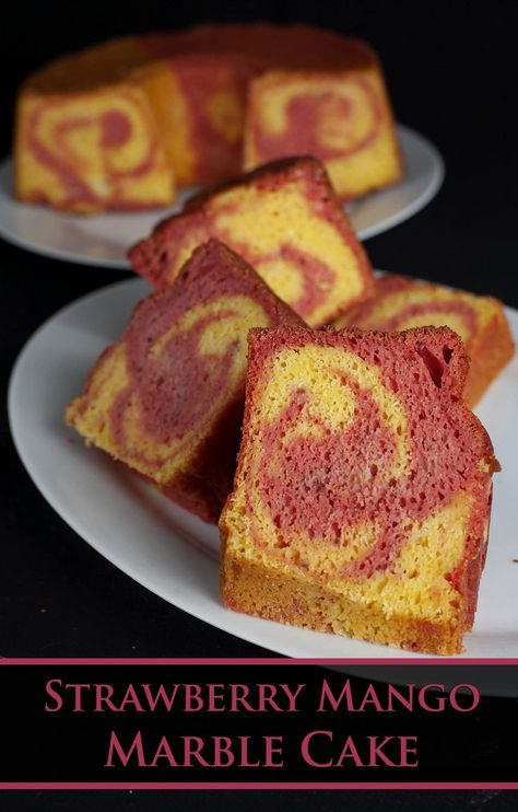 Mango Bundt Cake Recipes, Cake No Frosting, Sliced Strawberry, Marbled Cake, Cake Portions, Fresh Strawberry Recipes, Marble Cake Recipes, Cake Slices, Cookies And Cream Cake