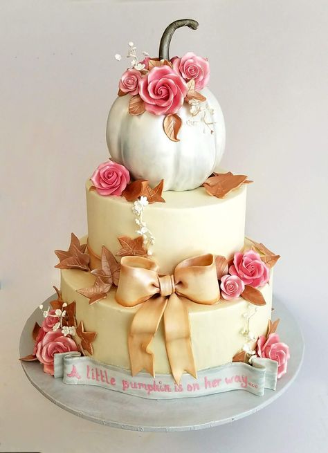 Pink Pumpkin Cake, Fall Baby Shower Cake, Pumkin Cake, Fall Baby Shower Decor, Pumpkin Theme Baby Shower, Lil Pumpkin Baby Shower, Pink Pumpkin Baby Shower, Cake Machine, Pumpkin 1st Birthdays