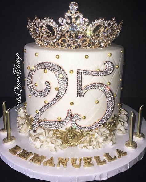 Cake Queen, LLC en Instagram: “Signature 👑 QUEEN 👑 Cake CakeQueenTanya@gmail.com | 954.363.9163 • • • • #food #delicious #love #dessert #fashion #instafood #instagood…” 25 Th Birthday, Dessert Fashion, Queens Birthday Cake, 19th Birthday Cakes, Queen Cake, 17 Birthday Cake, 25th Birthday Cakes, Queen Cakes, Sweet 16 Birthday Cake