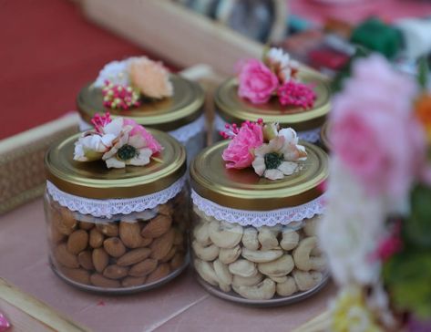 Decoration Of Dry Fruits Tray, Dryfruit Tray Decoration Ideas, Jar Packing Ideas, Dry Fruit Gift Packing Ideas, Dry Fruits Packing Ideas Gift In Jars, Packing Trays Wedding, Dryfruit Hampers Ideas, Dry Fruits Packing Ideas Gift Basket, Dryfruits Packing Ideas For Wedding