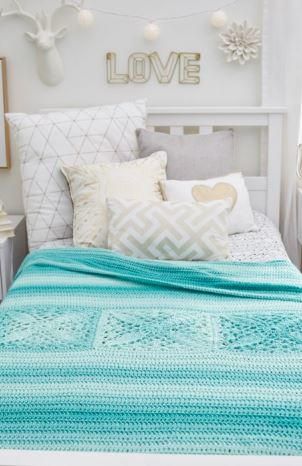 Motifs Afghans, Pretty Blankets, Crochet Throw Pattern, Crocheted Blanket, Crochet Bedspread Pattern, Easy Crochet Projects, Crochet Bedspread, All Free Crochet, Design Websites