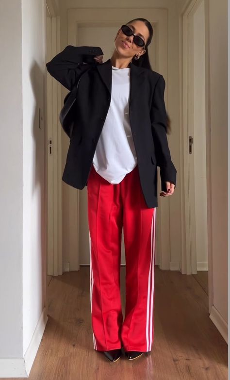 Sporty Outfit Ideas Summer, Sporty Chic Office Outfits, Red Pants Outfit Winter, Red Pants Outfit Aesthetic, Adidas Firebird Pants Outfit, Red Pants Outfit Street Style, Red Adidas Pants Outfit, Outfit Pantalon Rojo, Red Adidas Pants