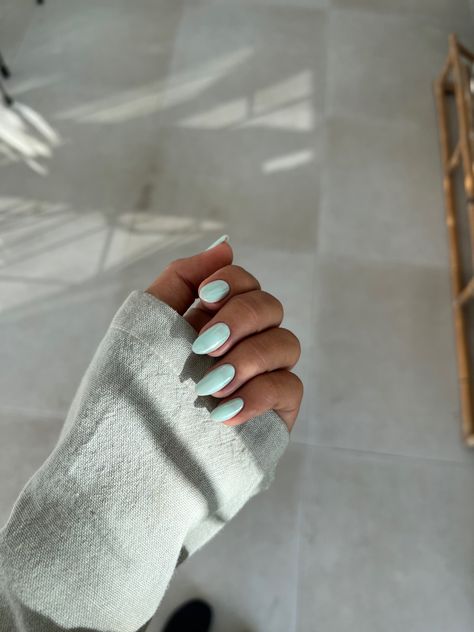 Light blue with chrome to achieve the mermaid glow Chrome Pedicure, Baby Blue Chrome, Blue Chrome Nails, Nail Board, Blue Chrome, Green Chrome, Mermaid Nails, Chrome Nails, Nails Ideas