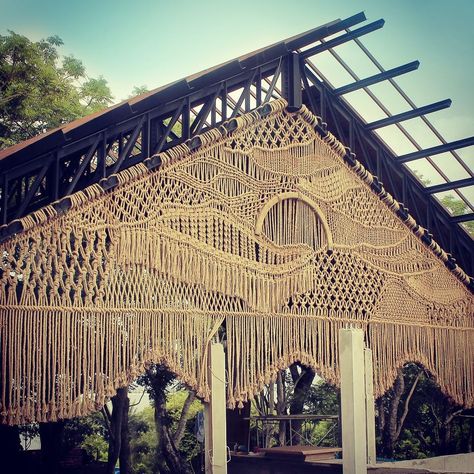 TJC [danielle krysa] on Instagram: “GIANT MACRAME IN BALI?! I don't think I need to say anything else ❤️!!! Ok, I do. This is "Sunset" but there are two other pieces, on two…” Giant Macrame, How To Do Macrame, Say Anything, Macrame, Bali, Architecture, On Instagram, Instagram, Macramé