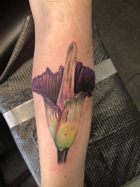 Corpse flower done by James Ward at Hypnotic eye tattoo in Janesville WI #tattoos #tattoo #beauty Corpse Flower Tattoo, Corpse Flower, Trending Tattoos, Prison Tattoos, R Tattoo, About Tattoo, Eye Tattoo, Simple Flowers, Tattoo Inspo