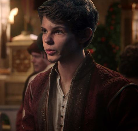 Once Upon A Time-Peter Pan | I'm actually really proud of this edit Peter Pan From Once Upon A Time, Peter Pan Kostüm, Peter Pan Fanfiction, Peter Pan Costume Kids, Peter Pan Outfit, Take Me To Neverland, Once Upon A Time Peter Pan, Peter Pan 3, Robbie Kay Peter Pan