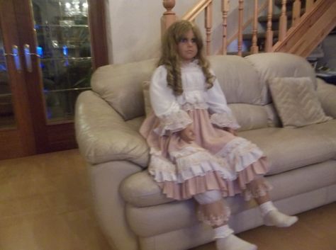 Life sized porcelain doll that I am pretty sure will KILL you in your sleep.Who would really do this????  creepy! Porcelain Dress, Nun Doll, Doll Creepy, Porcelain Dolls For Sale, Porcelain Dolls Value, Bone China Tea Set, I Am Pretty, Porcelain Tea Set, Porcelain Lamp