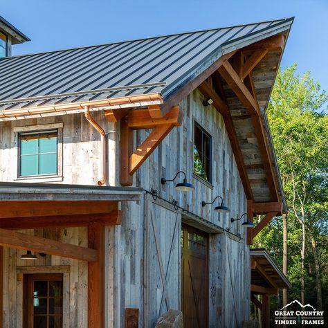 Great Country Timber Frames (@greatcountrytimberframes) • Instagram photos and videos Barn Designs Ideas, Barn Exterior, New House Construction, Timber Frame Pavilion, Modern Farmhouse Cottage, Garage Workshop Plans, Carriage House Garage, Timber Frame Barn, Garage Guest House