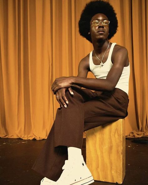 70s Photoshoot, 70s Men, Afro Men, Portrait Vintage, 70s Inspired Fashion, Creative Photoshoot Ideas, Men Photoshoot, Black Photography, Model Inspo