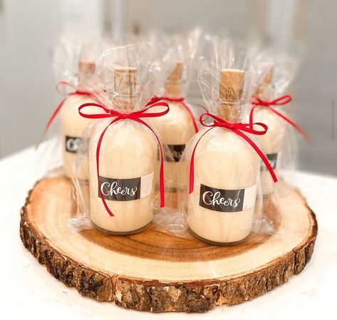 Coquito Bottle Decoration, Coquito Gift Idea, Coquito Bottles Ideas, Coquito Bottles, Coquito Drink, Traditional Christmas Drinks, Coquito Recipe, Christmas Drink, Gift Wrapping Techniques