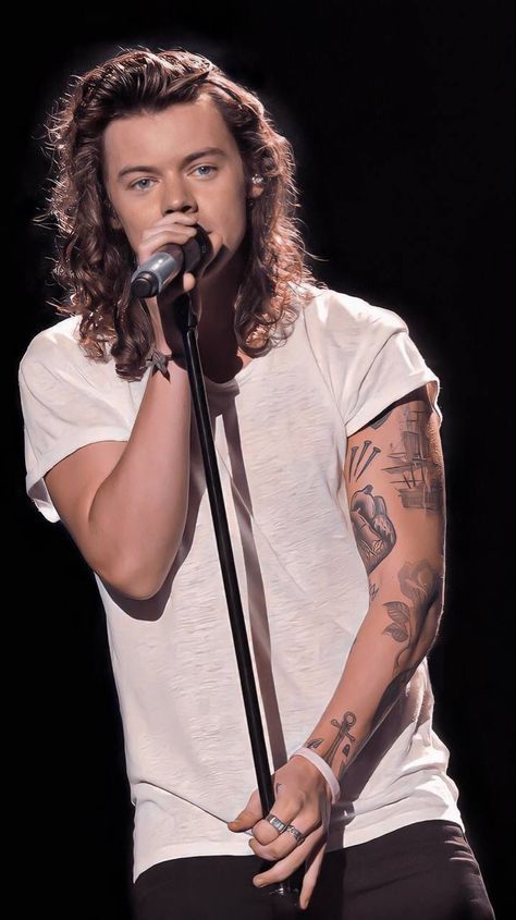 Harry Styles 2015 Wallpaper, Harry Styles 2015 Aesthetic, Harry Styles Being Iconic, Lhh Wallpaper, Harry Styles Long Hair Wallpaper, Harry Styles Soft Aesthetic, Larry Wallpaper Aesthetic, Harry Styles High Quality, 2015 Harry Styles