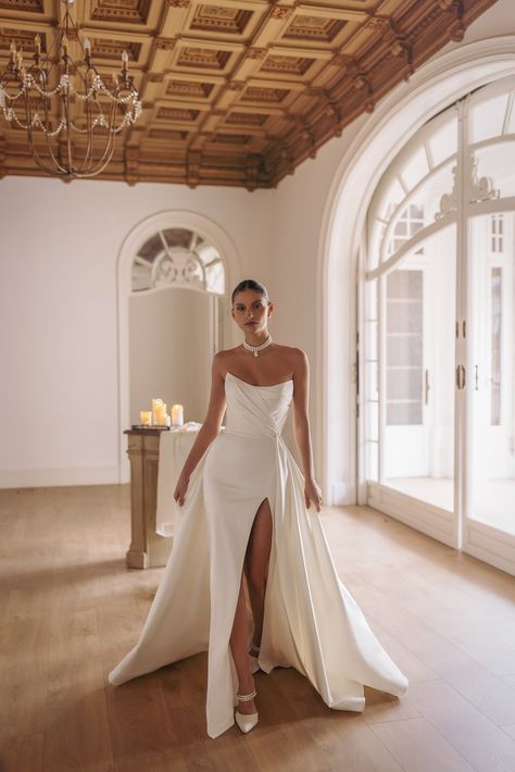 Simple Two Piece Wedding Dress, Short Wedding Dress With Removable Train, Fitted Wedding Dress With Detachable Skirt, Modern Corset Dress, Draped Neckline Wedding Dress, Modern Corset Wedding Dress, Split Leg Wedding Dress, Modern Mexican Wedding Dress, Unique Modern Wedding Dress