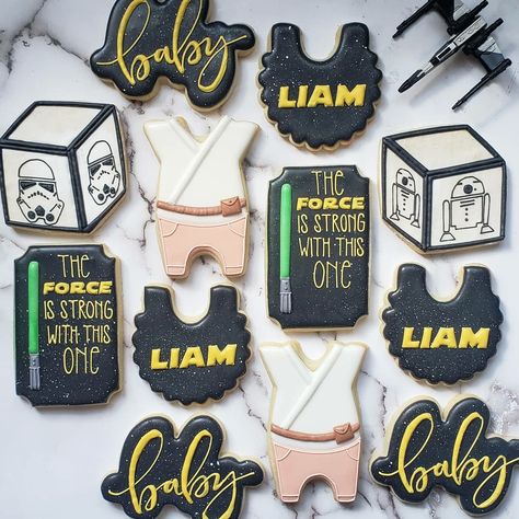 Star Wars Baby Shower Cookies, Star Wars Baby Announcement, Baby Announcement Cookies, Baby Shower Gender Reveal Cake, Star Wars Cookies, Star Wars Baby Shower, Wedding Cake Cookies, Party Food Labels, Star Shower