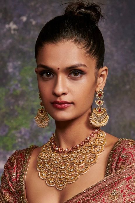 Aulerth bridal jewellery Indian Art Forms, Indian Culture And Tradition, Crescent Necklace, Dangler Earrings, Engineered Stone, Wedding Function, Jewellery Earrings, Creating Jewelry, Gold Jewelry Indian