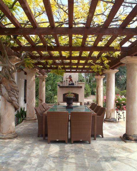 Spanish Patio, Mediterranean Patio, Dining Furniture Makeover, Rustic Dining Furniture, Ranch Exterior, Pergola Design, Outdoor Dining Room, Dining Design, Trellis Design