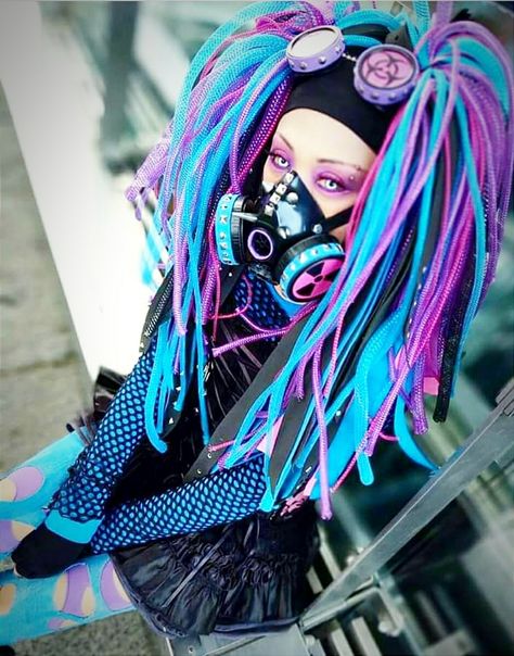 Cybergoth Hair, Cybercore Fashion, Cybergoth Outfits, Decora Girl, Cybergoth Aesthetic, Rave Braids, Cybergoth Fashion, Cybergoth Style, Alternative Subcultures