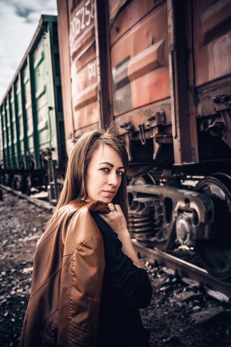 Railway Photoshoot, Railroad Photoshoot, Train Photoshoot, Train Photos, Train Tunnel, Railway Track, Train Photography, Photos Ideas, Senior Pictures