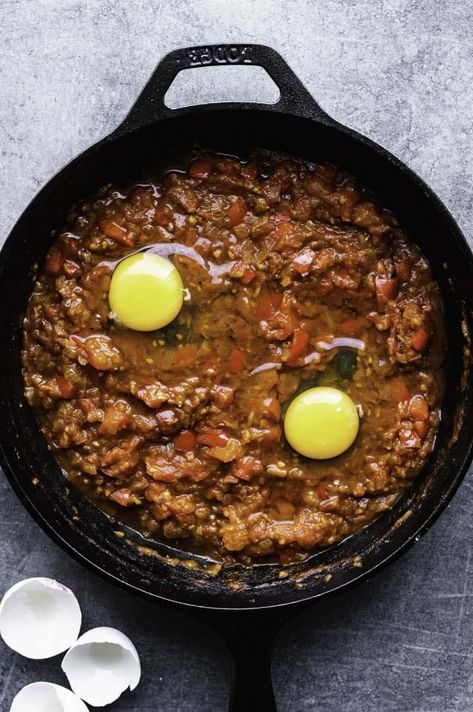 Easy Shakshuka, How To Make Shakshuka, Eggs In Tomato Sauce, Runny Eggs, Canned Tomatoes, How To Peel Tomatoes, Different Vegetables, Vegetable Peeler, Poached Eggs