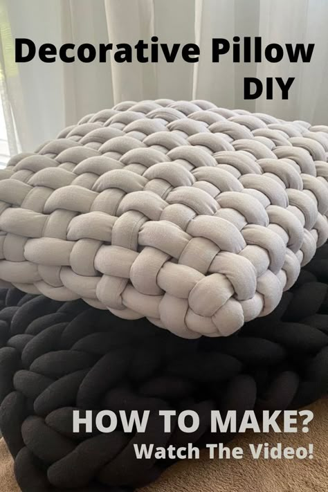 Knot Pillow Diy, Pillowcase Diy, Big Yarn Blanket, Chunky Blanket Diy, Finger Knitting Projects, Diy Knit Blanket, Diy Tricot, Hand Knitting Diy, Arm Knitting Blanket