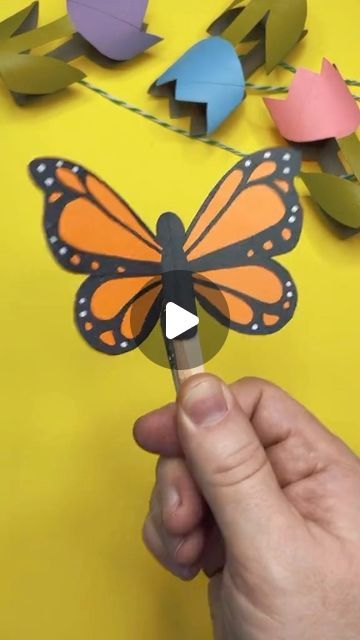 Craft Butterfly, Butterflies Activities, Butterfly Project, The Metamorphosis, Elementary Lesson Plans, Spring Kids, Spring Crafts For Kids, Art Activity, Clothes Pin Crafts