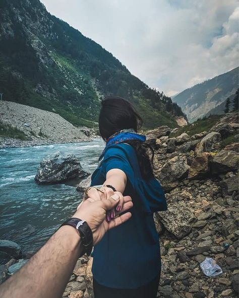 Couple Travel Photos, Honeymoon Pictures, Travel Pose, Life Goals Pictures, Romantic Photoshoot, Hiking Pictures, Travel Photography Inspiration, Couple Picture Poses, Couple Photoshoot Poses