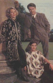 Bea, Jack, and Evie...House of Eliott Film Clothes, House Of Elliot, Vintage Fashion 1920s, 1920 Fashion, Fantasy Costumes, Vintage Tv, Movie Costumes, British Actors, 1920s Fashion