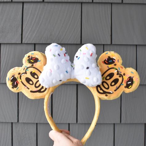 Disney Bands, Disney Trip Outfits, Disney Ears Headband, Diy Disney Ears, Diy Mickey Ears, Disney Diy Crafts, Disneyland Ears, Disney Mouse Ears, Disney Fits