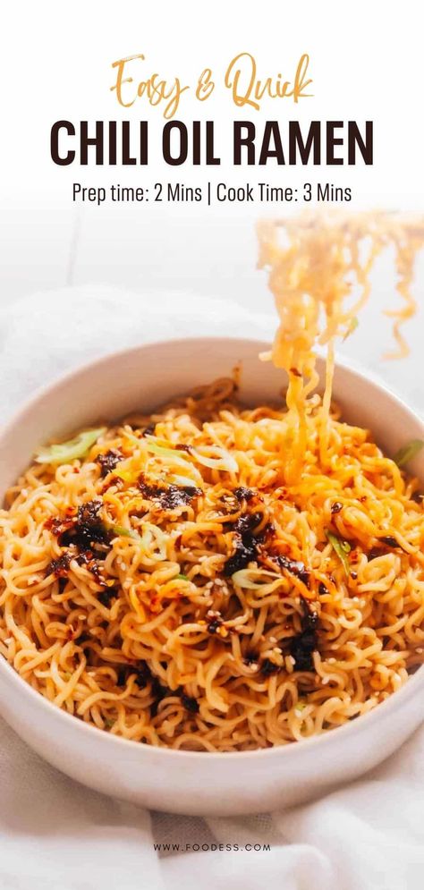 Chili Oil Ramen, Chili Ramen, Garlic Chili Oil, Spicy Ramen Noodles, Quick Chili, Chili Oil Recipe, Ramen Recipe, Spicy Ramen, Ramen Noodle Recipes