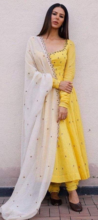 Yellow Salwar Suit Designs Sonam Bajwa Indian Outfits, Sonam Bajwa Outfits, Simple Indian Suits, Suit Neck Designs, Sonam Bajwa, Yellow Kurti, Salwar Neck Designs, Haldi Outfits, India Shopping