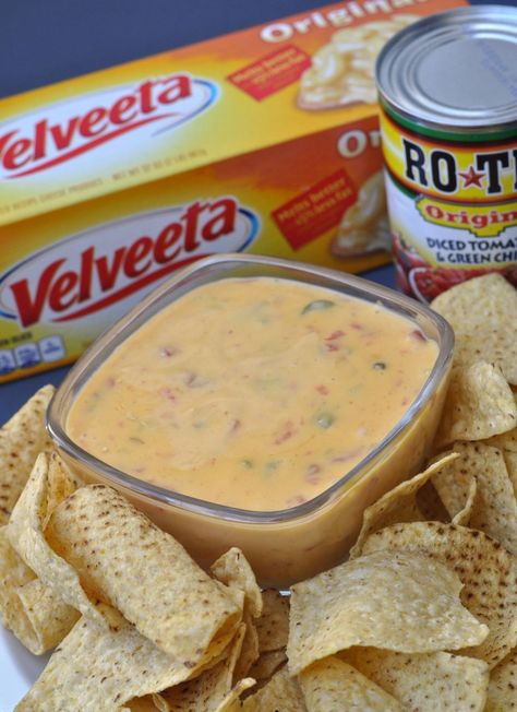 Slow Cooker Queso Dip, Velveeta Dip, Crockpot Queso, Slow Cooker Queso, Rotel Dip, Queso Dip Recipes, Queso Recipe, Cheese Dip Recipes, Velveeta Cheese