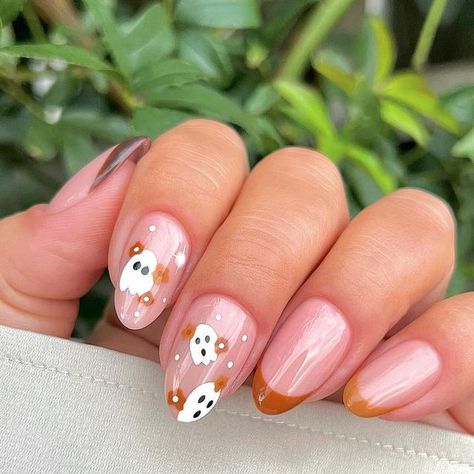 Early Halloween Nails, Halloween Nail Art 2024, Gel Nails Halloween, Halloween Themed Nails, Early Fall Nails, Halloween Nail Ideas, Themed Nails, Boho Nails, Simple Fall Nails