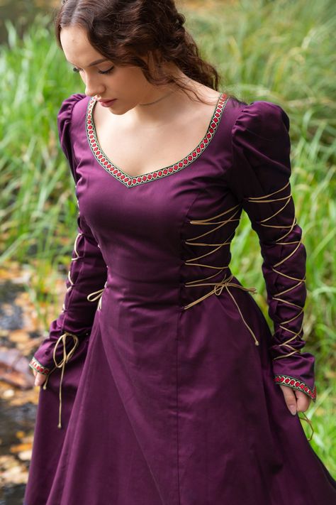 Fancy Medieval Dresses, Medieval Woman Clothing, Rennaisance Wedding, Velvet Medieval Dress, Medival Outfits Woman, Mideval Dress, Middle Ages Dress, Midevil Dress, Medieval Dress Pattern