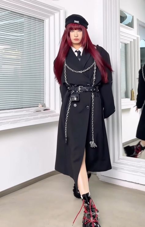 Jizifanfan Outfits, Style In Your 40s, Korean Grunge Outfits, Korean Grunge, Corp Goth, Masc Women, Slay Outfits, Black Trench Coat, Grunge Outfit