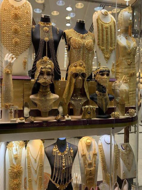 East African Gold Jewelry, Somali Wedding, Wedding Jewelry Sets Bridal Jewellery, Buy Gold And Silver, Gold Jewellry, Gold Girl, Belly Jewelry, Arab Fashion, Bridal Gold Jewellery Designs