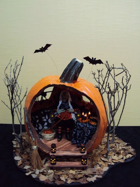 pumpkin dioramas | got an email a few weeks ago from fellow art educator, Maria Tavares ... Pumpkin Diorama, Halloween Diorama, Halloween Pumpkin Diy, Spooky World, Pumpkin Contest, Halloween Fairy, Halloween Miniatures, Halloween Village, Halloween Pumpkins Carvings