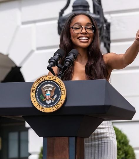 Marsai Martin Glasses, Marasi Martin, Masai Martin, Marsai Martin Aesthetic, Marsai Martin Outfit, Marsai Martin, Fashion Layout, Black Queens, Black Femininity