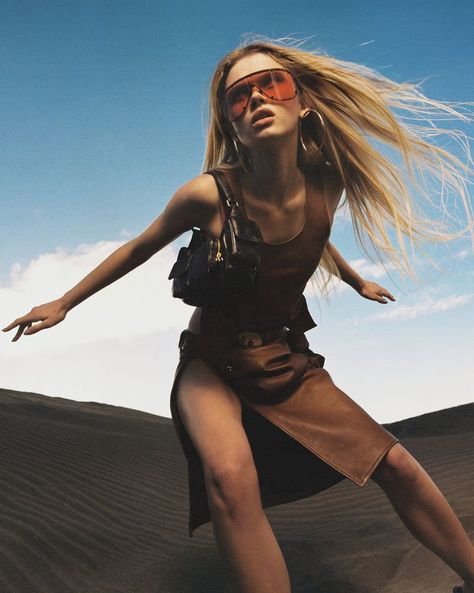 Evie Harris Is 'Lost in the Desert' by Dan beleiu Vogue España — Anne of Carversville 90s Glam, Vogue Spain, February 2023, In The Desert, The Desert, Editorial Photography, Fitness Inspo, High Fashion, Latest Fashion