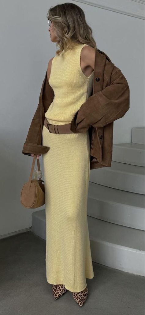 Ootd Women, Dresses Aesthetic, Yellow Outfit, Butter Yellow, Brown Outfit, Yellow Fashion, 가을 패션, Cool Street Fashion, Knit Outfit