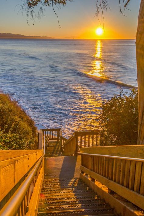 Santa Barbara Beach, Santa Barbara California, I Love The Beach, California Dreaming, California Travel, Beach Sunset, Santa Barbara, Beach Life, The Beach