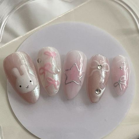 ꒰🍥 ꒱– i'm not the owner﹔☆༘⋆ ʚɞ Cute Nails Coquette, Japanese Nails Designs, College Nails Ideas, Cinnamoroll Nails, Cute Korean Nails, Fairy Nail Art, Grad Nails, How To Have Style, Bunny Nails