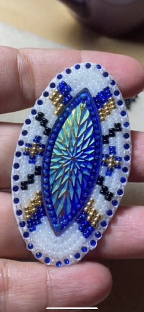 Simple Beaded Earrings Native American, Blue Beaded Earrings Native American, Métis Beading, Powwow Earrings, Cab Earrings, Powwow Dancers, Native American Beadwork Earrings, Beaded Earrings Native American, Bead Hat