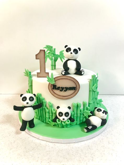 Panda Cake Design, Panda Bear Cake Ideas, Cake Designs Panda, Panda Buttercream Cake, Panda Bamboo Cake, Panda Birthday Cake, Baby Elephant Cake, Panda Birthday, Elephant Cakes