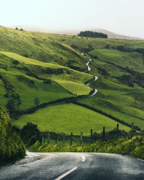 The open road in Ireland is full of endless possibilities... Who's dreaming of an adventure through this unspoilt land? 🙋‍♂️ Cool shot of Torr Head, County Antrim by @mwiemoritz. ( **** Top 10 places to visit in Ireland https://lovetovisitireland.com/top10placesinireland Causeway Coast, Ireland Aesthetic, Ireland Country, Best Of Ireland, Ireland Travel Guide, Irish Landscape, Ireland Landscape, Visit Ireland, Exotic Places