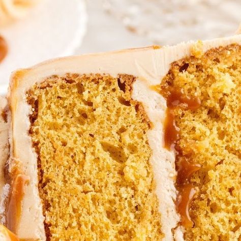 💛 Spaceships and Laser Beams on Instagram: "Experience the perfect blend of sweet and savory with our salted caramel cake, a dessert that promises to be the star of your next event. Enjoy the symphony of flavors, combining the sweetness of caramel with a hint of salt, creating a dessert that’s truly unforgettable. Tap the link in our bio for the recipe: https://spaceshipsandlaserbeams.com/salted-caramel-cake/ . . . . . #SaltedCaramelCake #CaramelDelights #HomemadeDesserts #SweetIndulgence #Cake Moist Yellow Cakes, Caramel Delights, Caramel Cake Recipe, Salted Caramel Cake, Pumpkin Bread Pudding, Cake Pulls, Chocolate Ganache Frosting, Caramel Icing, Caramel Buttercream