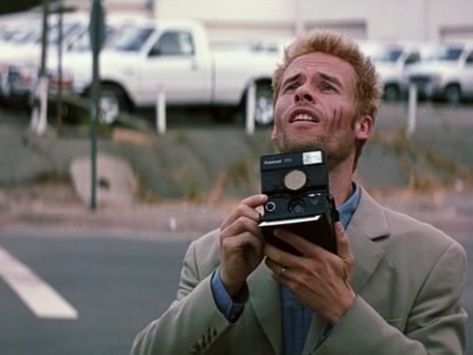 Memento Movie, Christopher Nolan Quotes, Nolan Film, Guy Pearce, Fritz Lang, Blond Amsterdam, Perfect Movie, Movie Time, I Love Cinema