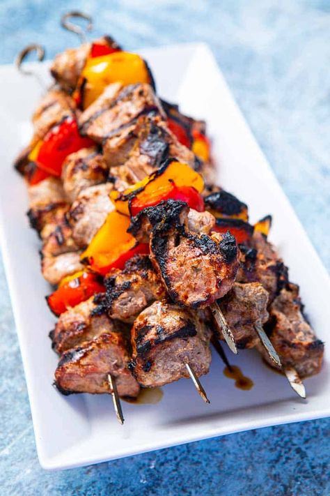 Grilled Beef Kabobs, Shishkabobs Recipe, Turkish Lamb, Turkish Recipe, Turkish Kebab, Lamb Kebabs, Lamb Skewers, Kebab Recipe, Beef Kabobs