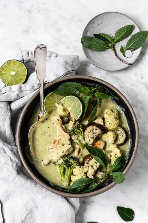 Quick Thai Green Curry with Chicken and Vegetables - Sandra Valvassori Thai Vegetables, Easy Thai Green Curry, Curry Photography, Asian Food Photography, Green Curry Sauce, Green Curry Recipes, Everyday Dinners, Green Curry Chicken, Green Thai